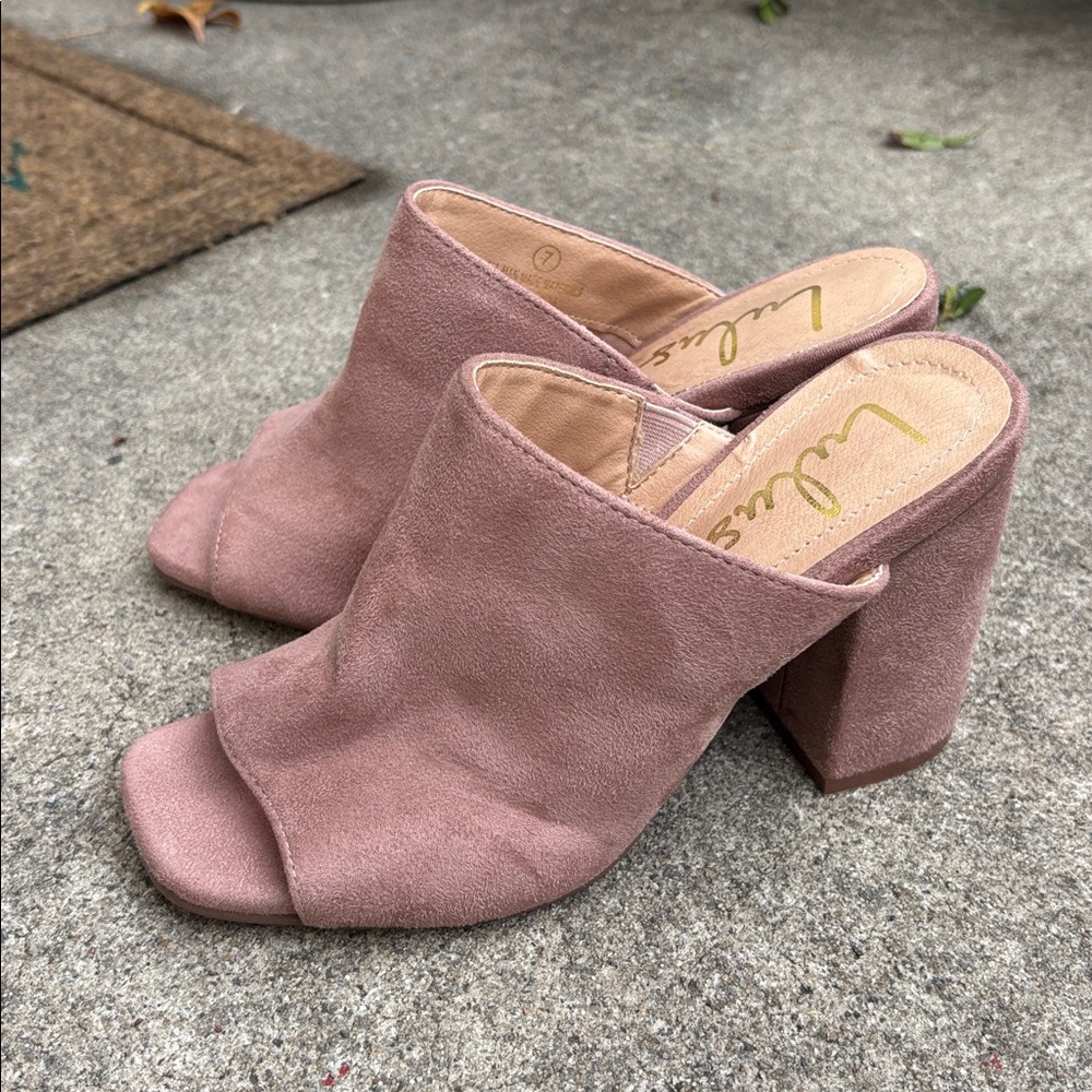 Lulu's Mauve Mules